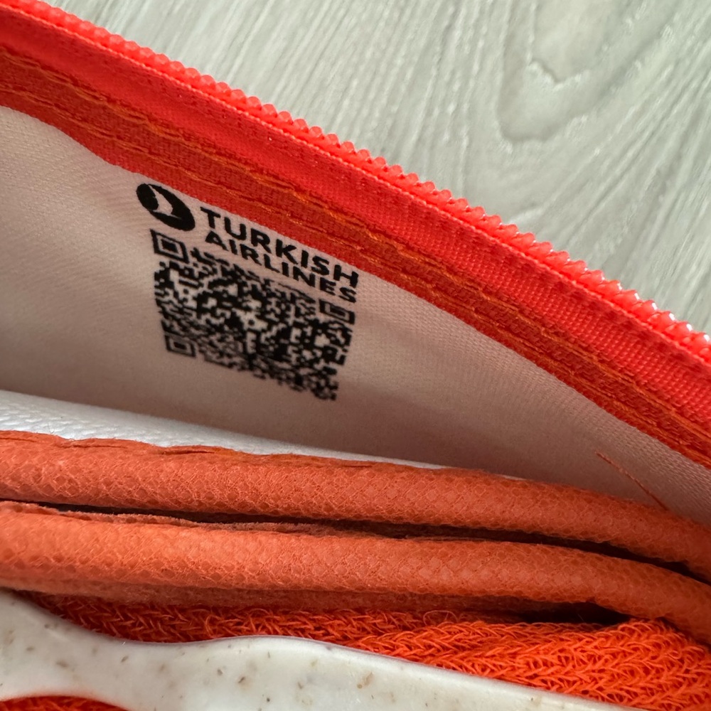 Lacoste Turkish airline Bright Orange Toiletry Bag new - Picture 5 of 5
